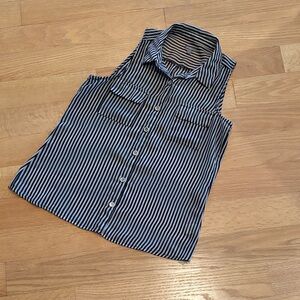 CHARLOTTE RUSSE small striped sleeveless blouse